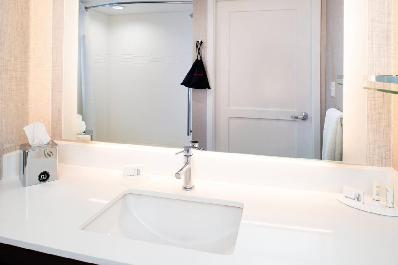 | Residence Inn Visalia
