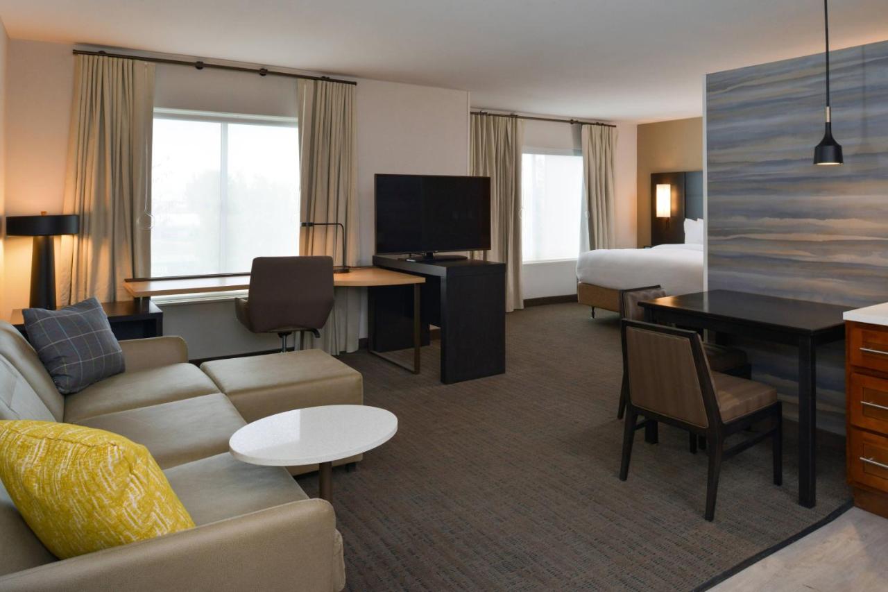| Residence Inn Visalia