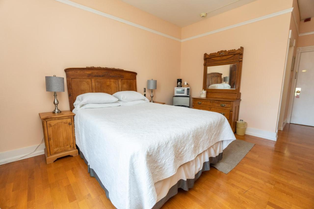 Budget Double Room at Union Hotel