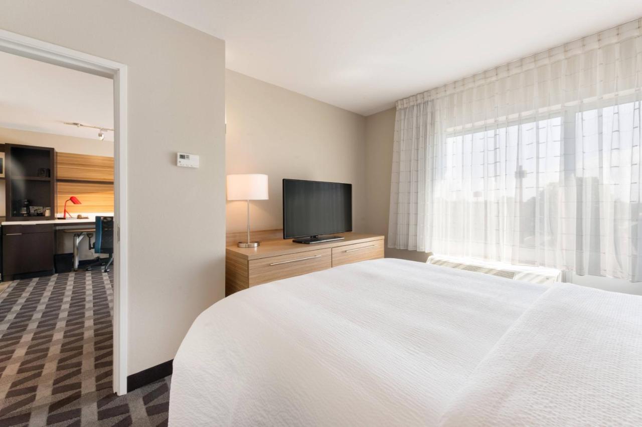 1 Bedroom Suite, Queen, Sofa bed at TownePlace Suites by Marriott Greensboro Coliseum Area