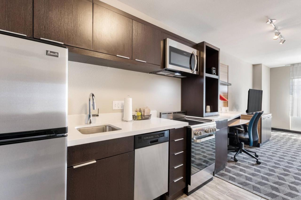1 Bedroom Suite, Queen, Sofa bed at TownePlace Suites by Marriott Greensboro Coliseum Area