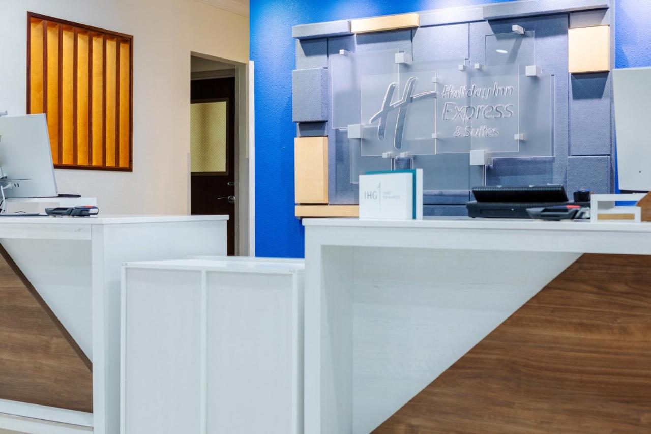 | Holiday Inn Express Hotel & Suites Memphis/Germantown, an IHG Hotel