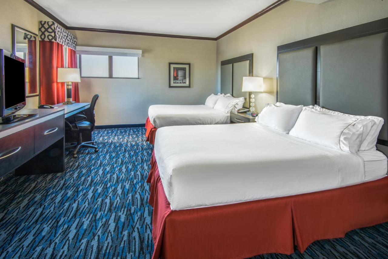 | Holiday Inn Express Cleveland Airport - Brook Park, an IHG Hotel
