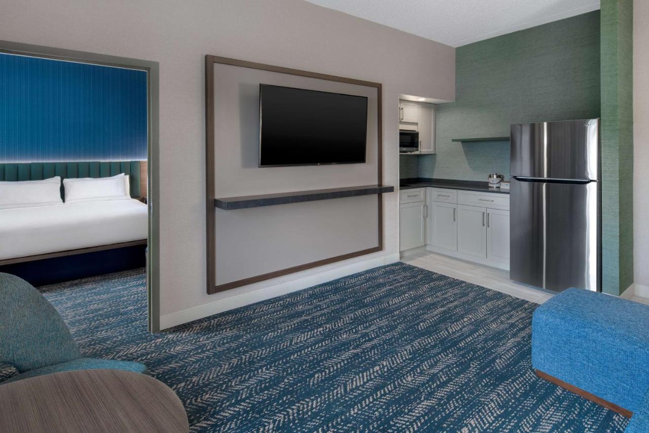 | DoubleTree Suites by Hilton Mount Laurel