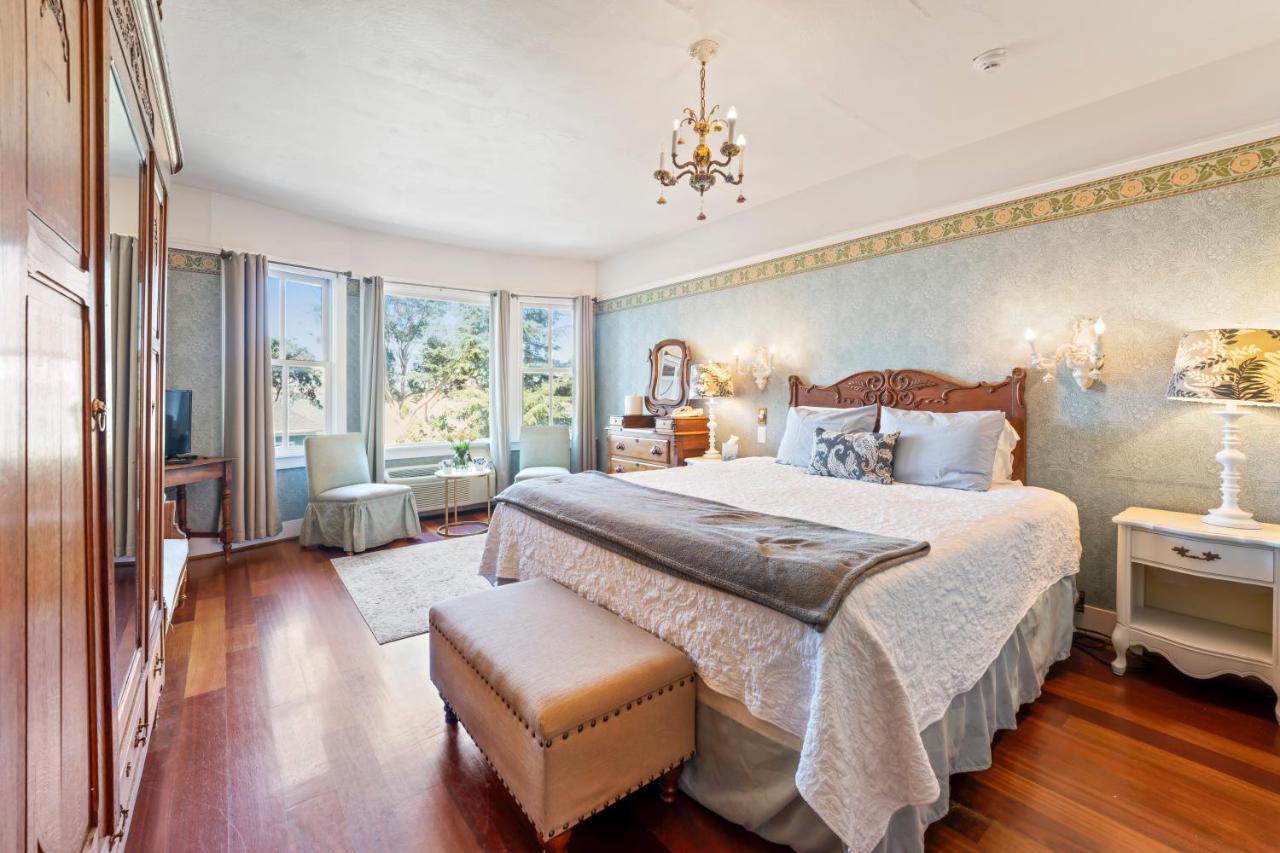King Room with Sea View at Union Hotel