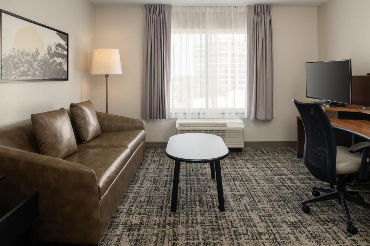 | Fairfield Inn & Suites Tampa Westshore / Airport