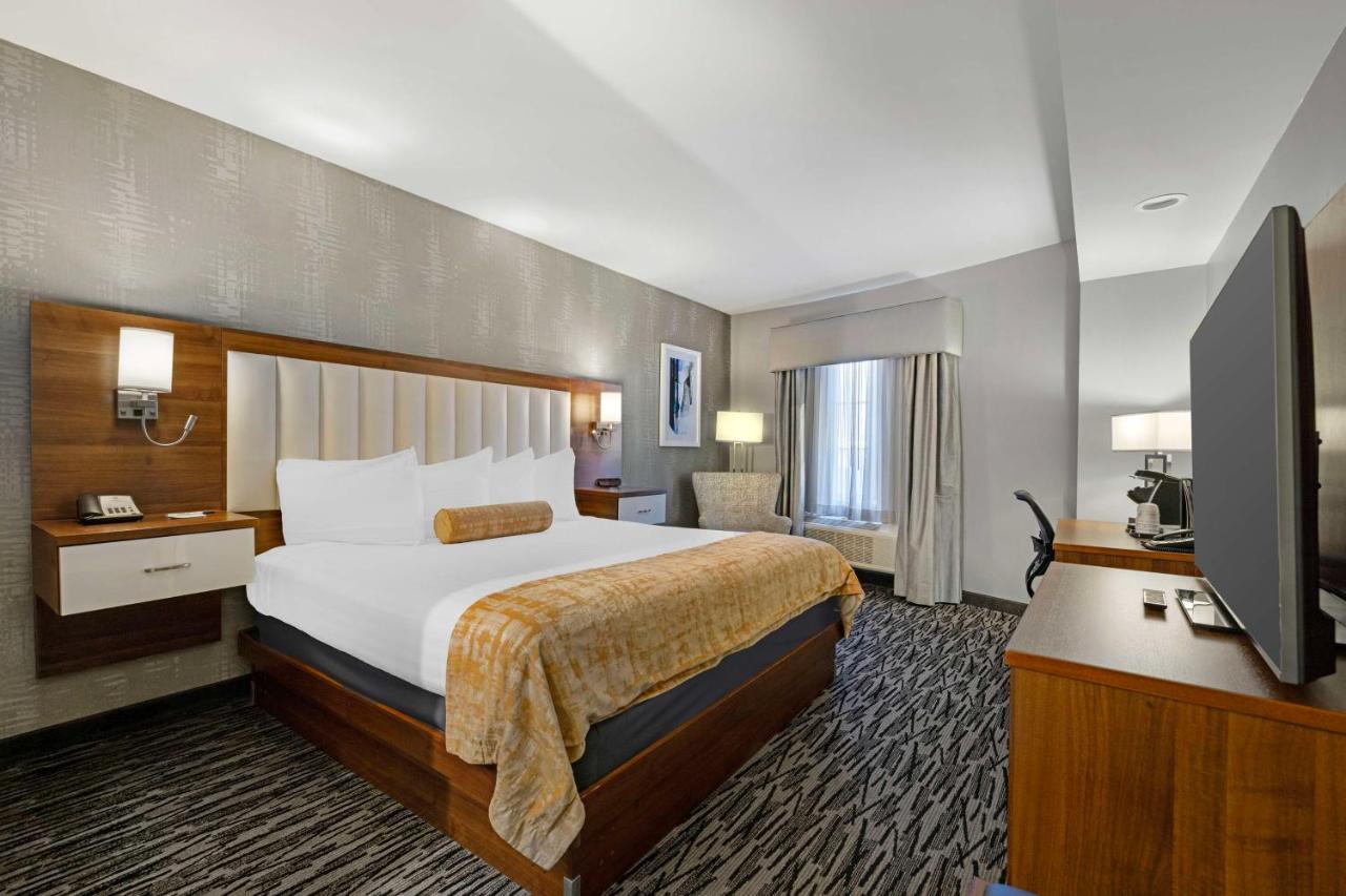 | Best Western on the Avenue