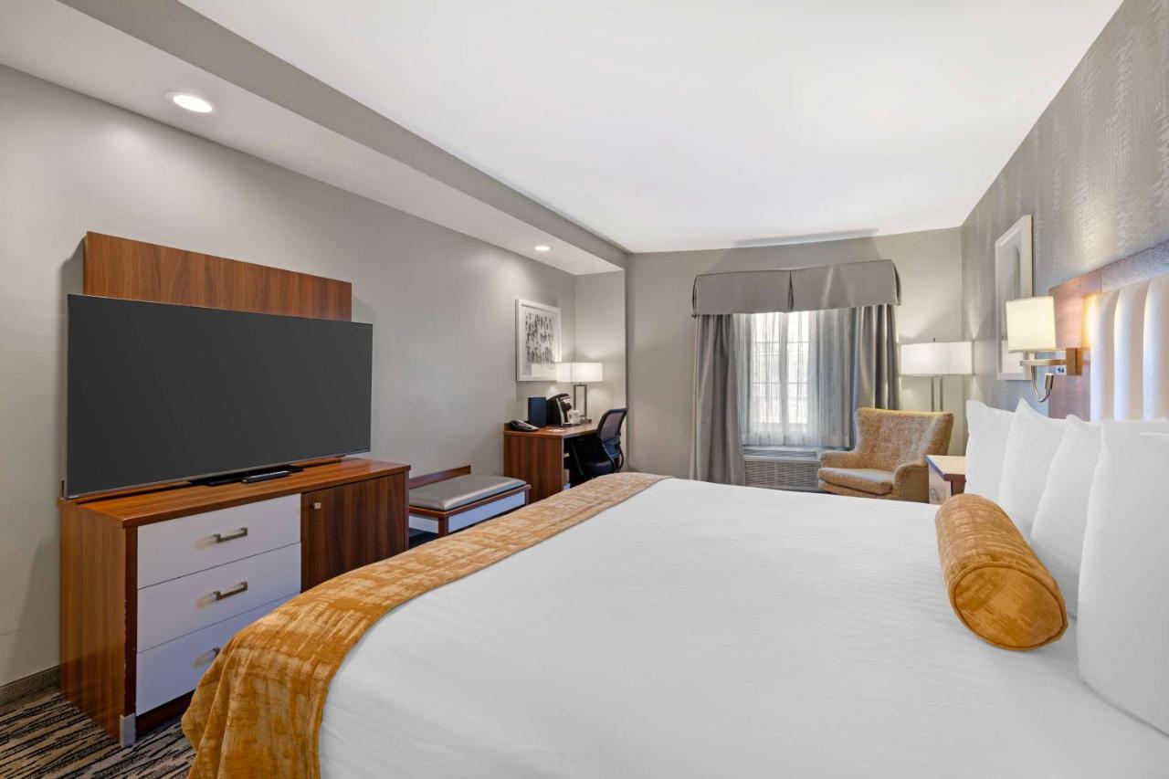 | Best Western on the Avenue