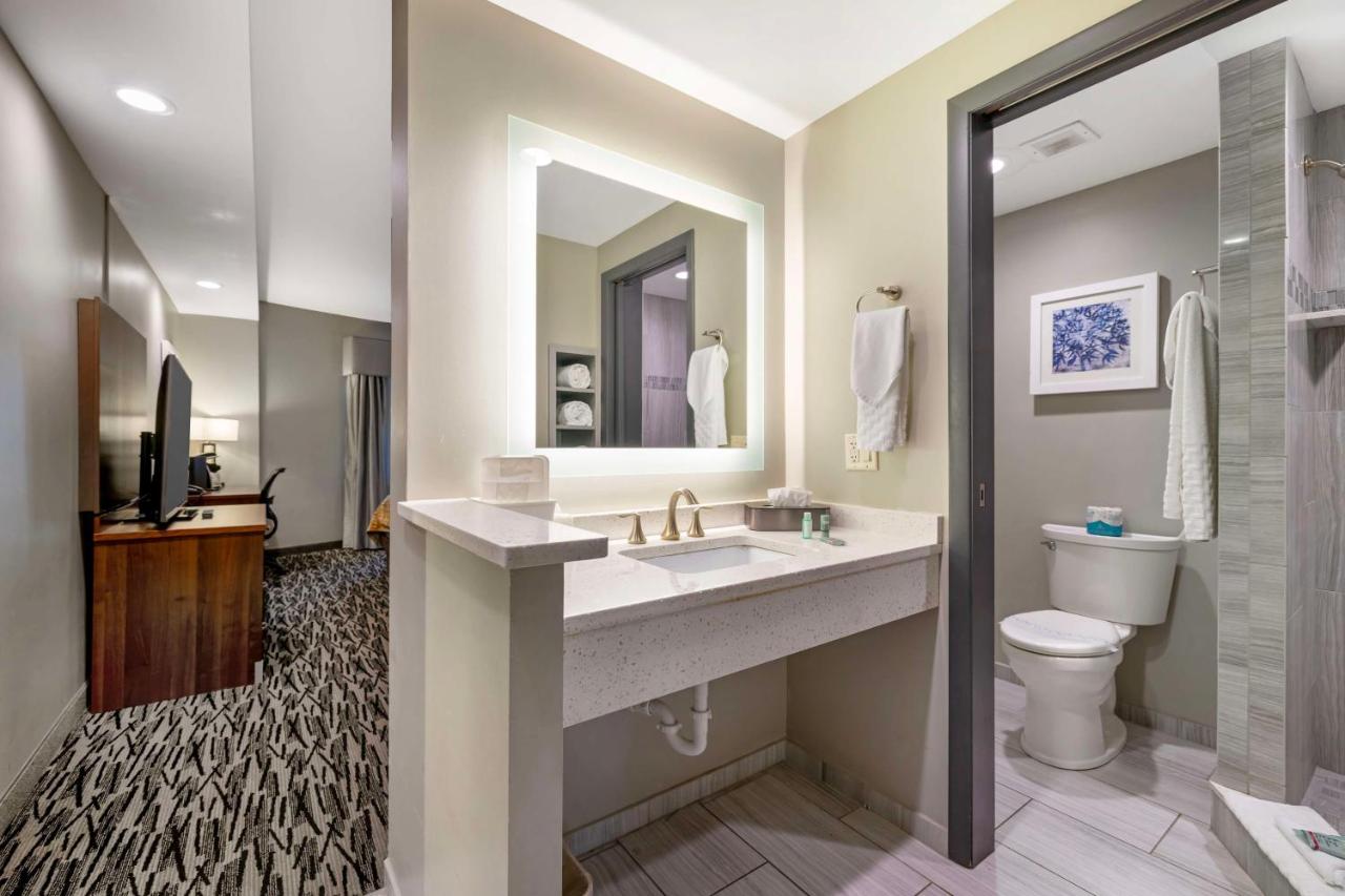 | Best Western on the Avenue