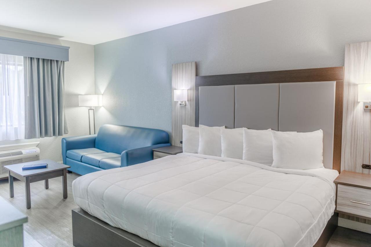 King Room at Admiral's Inn on Tybee Island