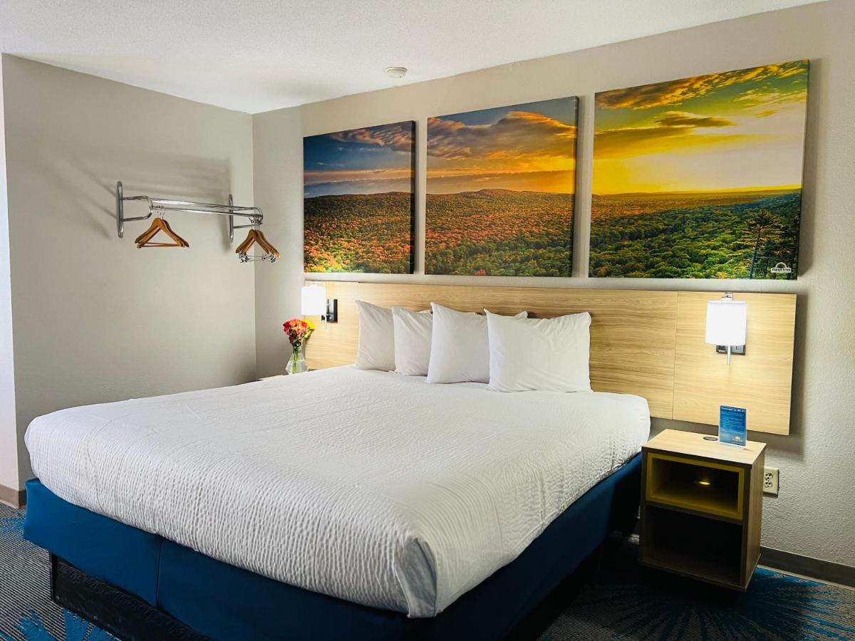 King Room- Non-Smoking at Days Inn by Wyndham Jamestown
