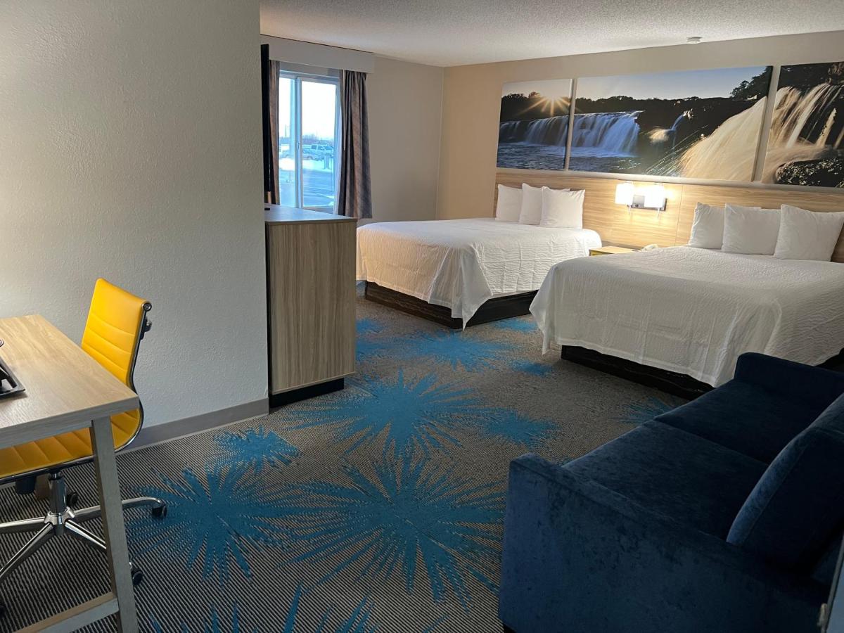 2 Queen Beds, Deluxe Room with Sofa Bed, Non-Smoking at Days Inn by Wyndham Jamestown