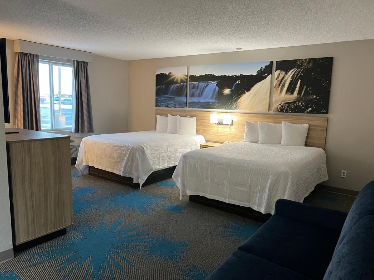 2 Queen Beds, Deluxe Room with Sofa Bed, Non-Smoking at Days Inn by Wyndham Jamestown