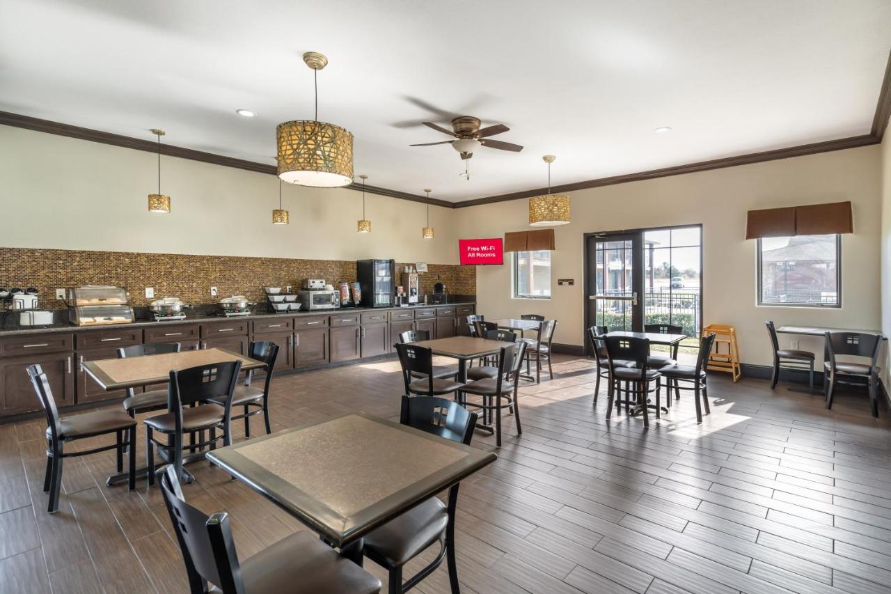 | Red Roof Inn & Suites Sulphur Springs