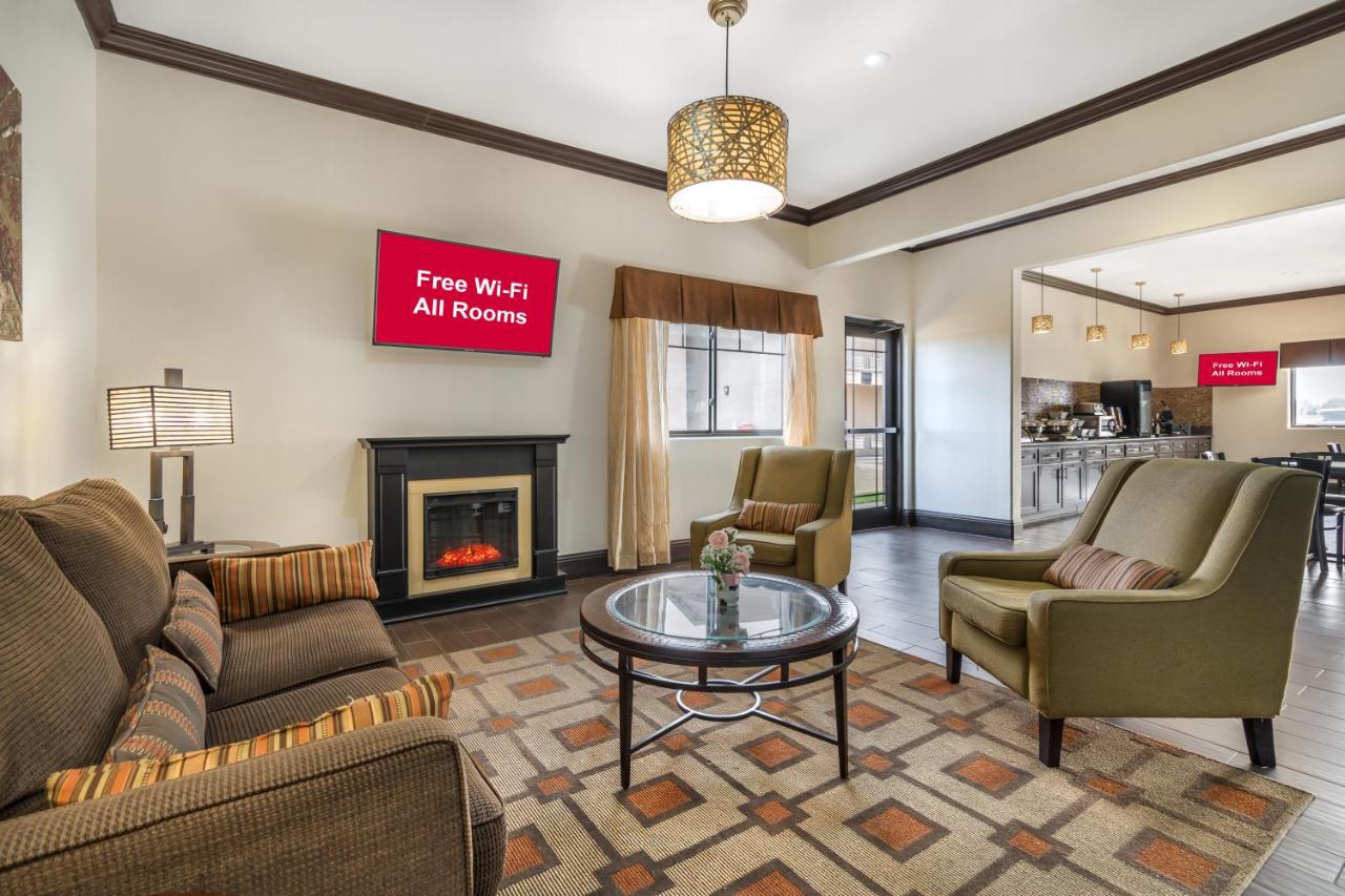 | Red Roof Inn & Suites Sulphur Springs