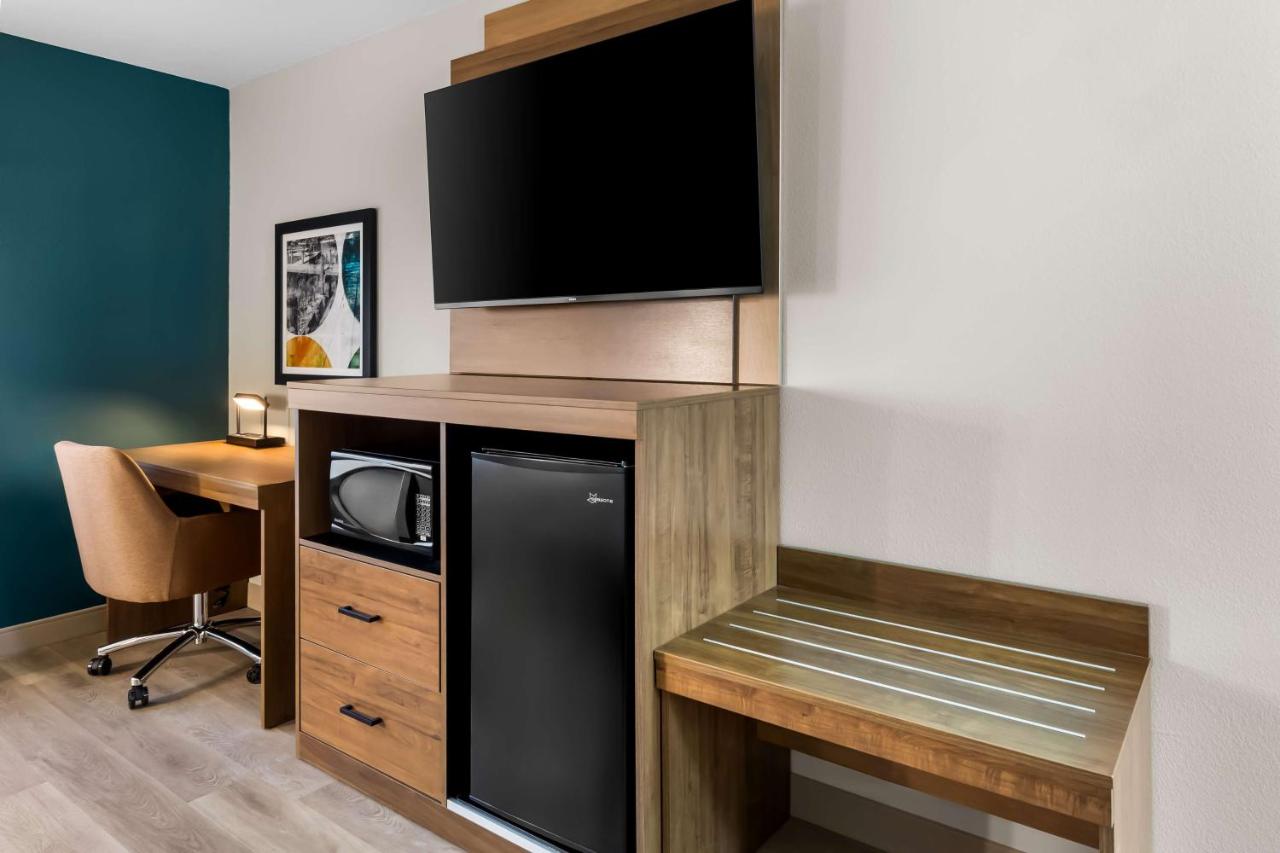 | Fairfield Inn St. Louis Fenton