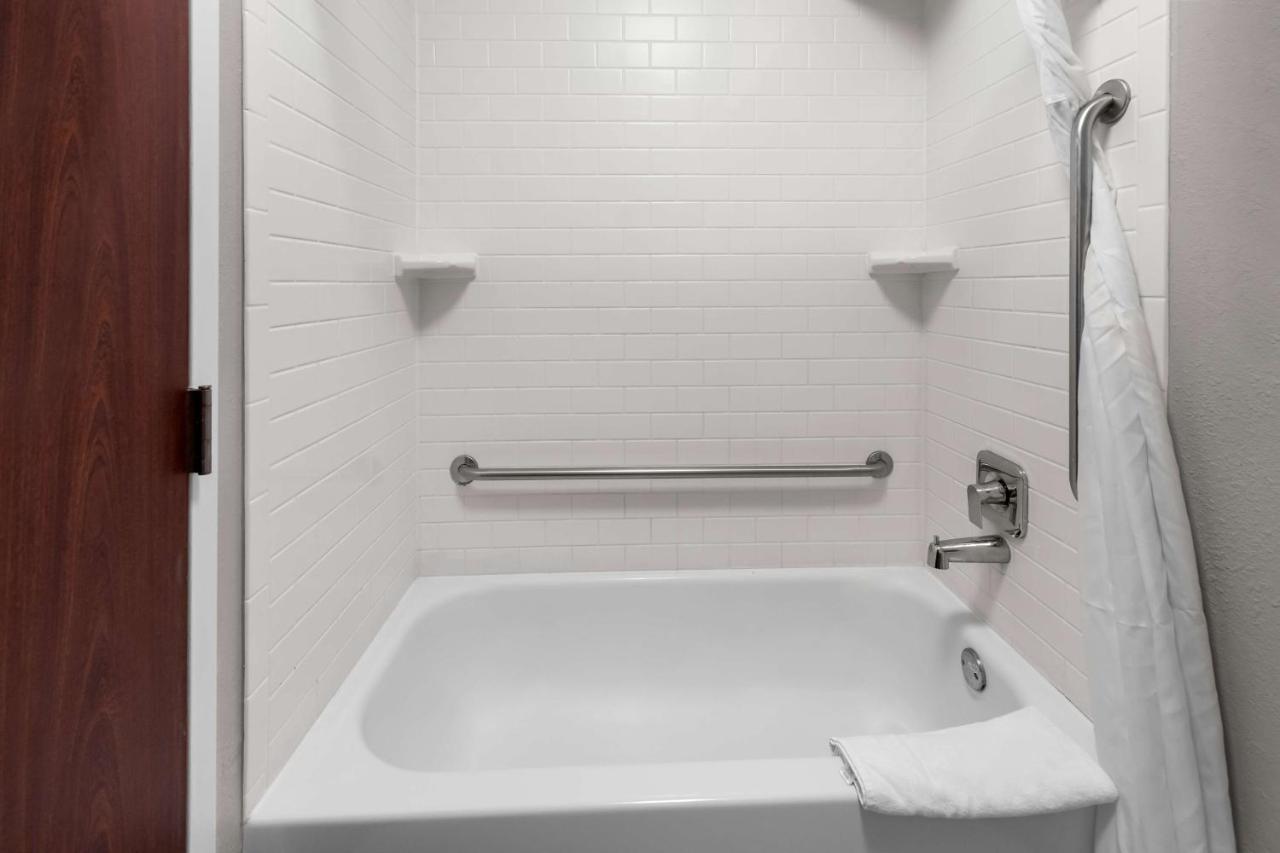 | Fairfield Inn St. Louis Fenton