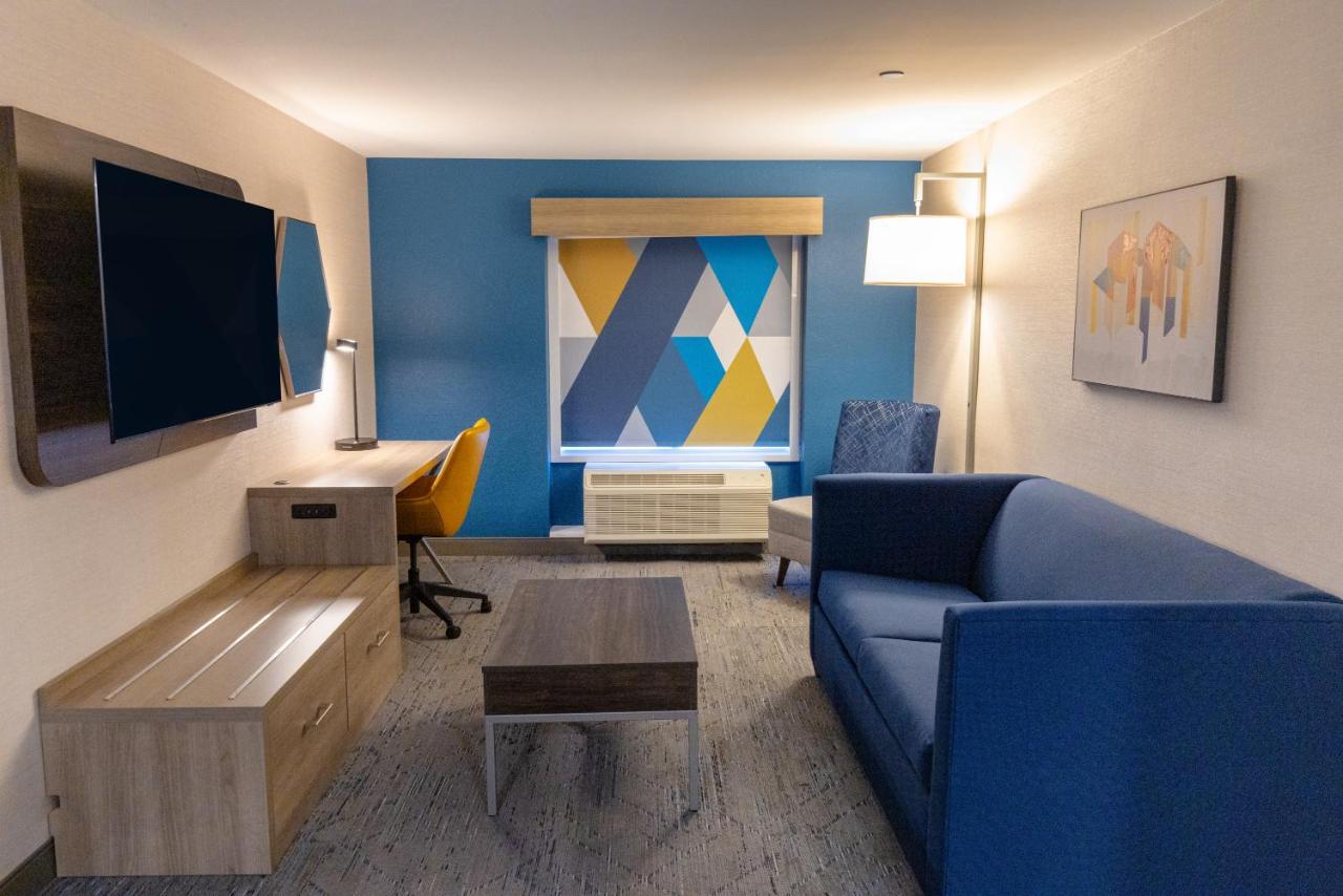 | Holiday Inn Express Hotel of Neptune, an IHG Hotel