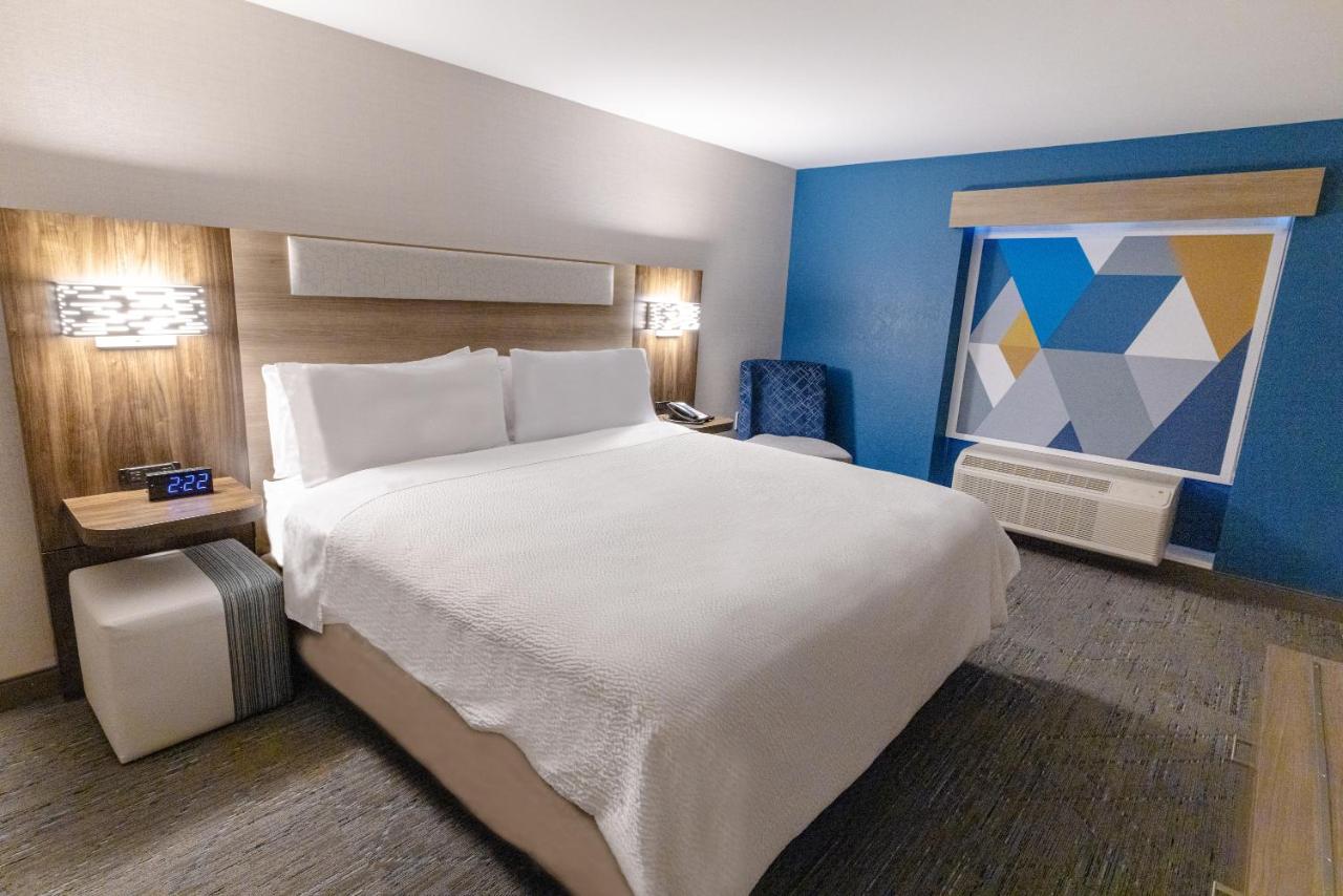 | Holiday Inn Express Hotel of Neptune, an IHG Hotel