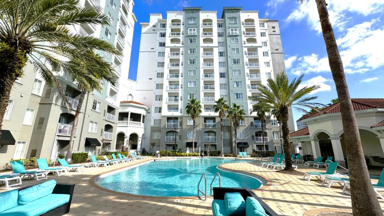  | The Point Hotel & Suites Universal