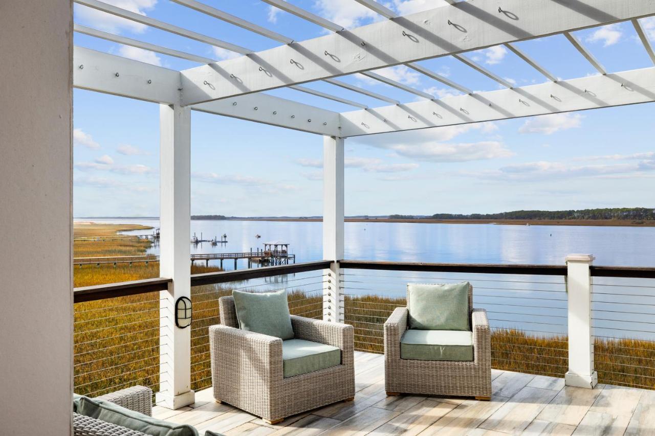 | Regatta Inn - Adults Only