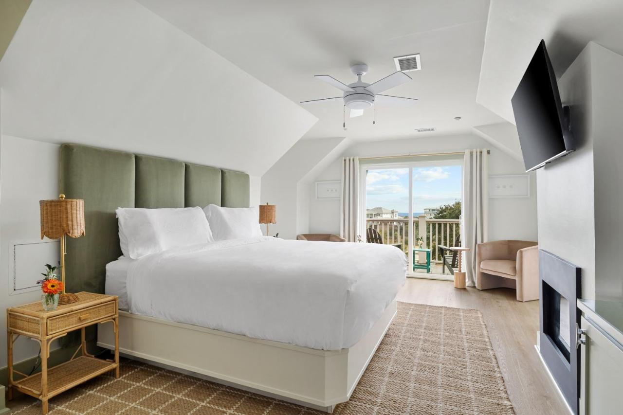 | Regatta Inn - Adults Only