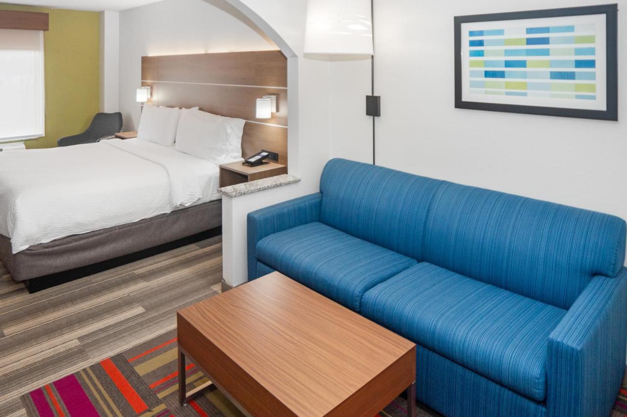 | Holiday Inn Express & Suites Stroudsburg-Poconos