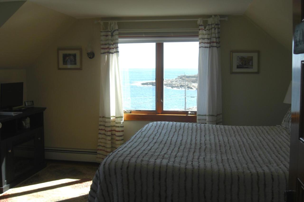 | Seafarer Inn