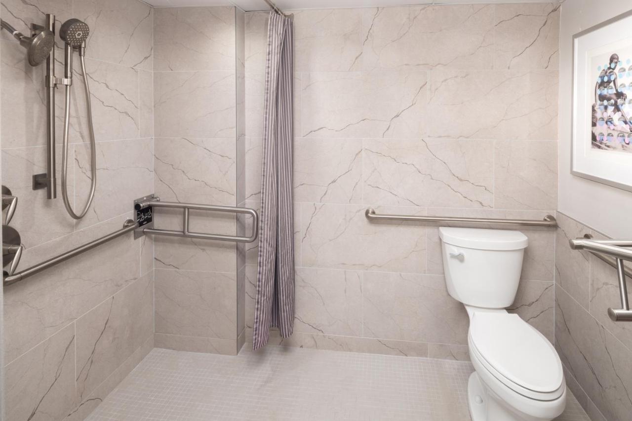 Standard King Room at Warwick Seattle