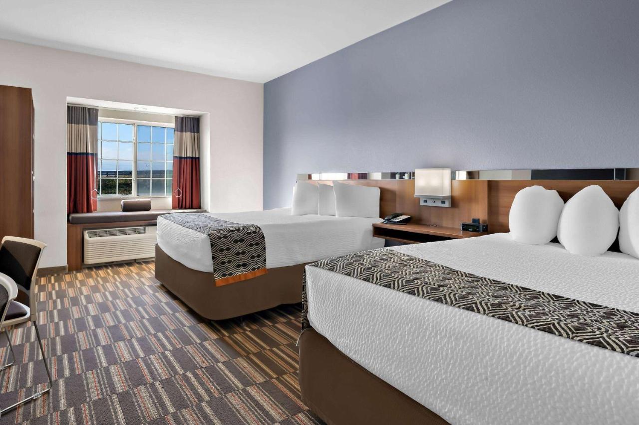 Queen Room with Two Queen Beds and Bath Tub - Mobility/Hearing Access - Non-Smoking at Microtel Inn & Suites by Wyndham Sweetwater