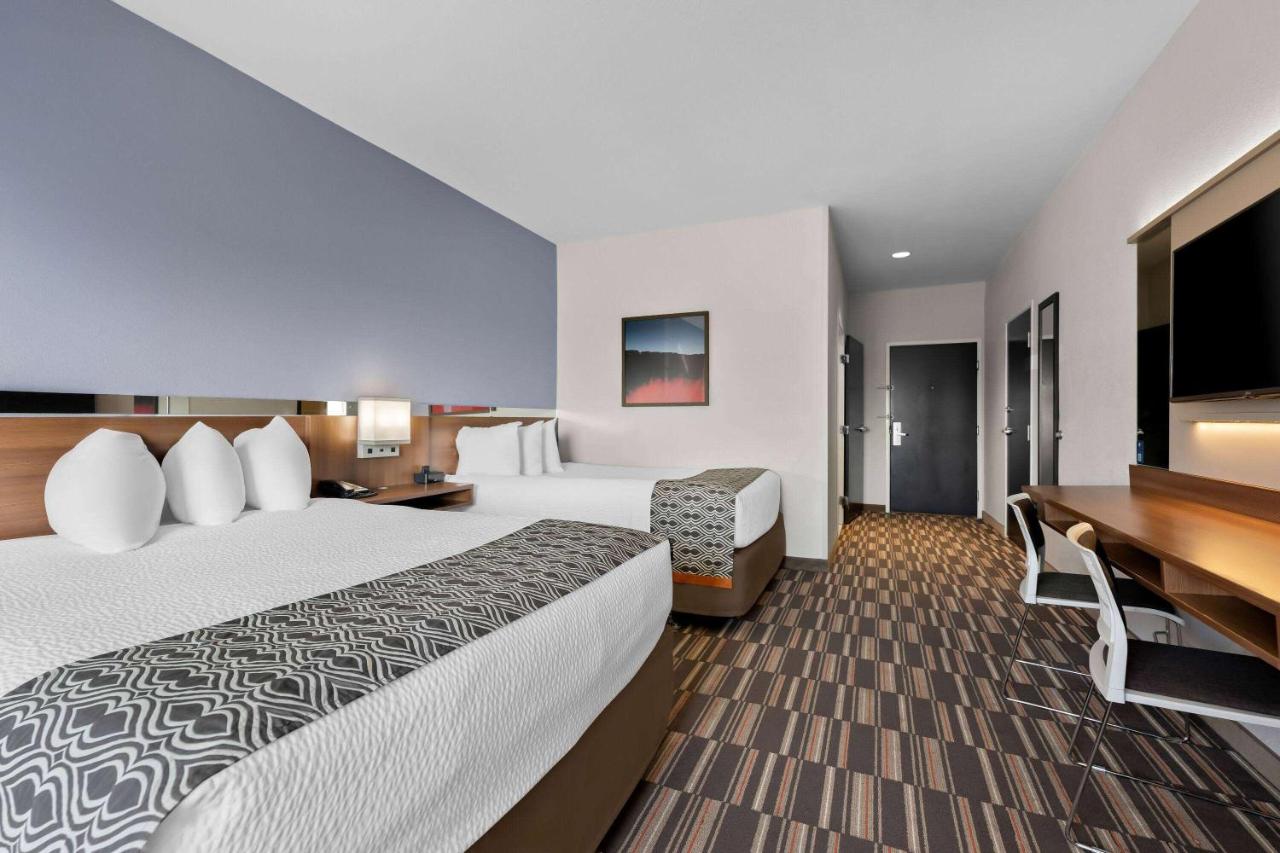 Queen Room with Two Queen Beds and Bath Tub - Mobility/Hearing Access - Non-Smoking at Microtel Inn & Suites by Wyndham Sweetwater