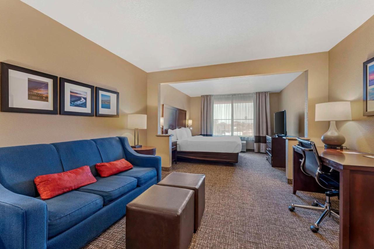 King Suite - Non-Smoking at Comfort Inn Lathrop - Stockton Airport