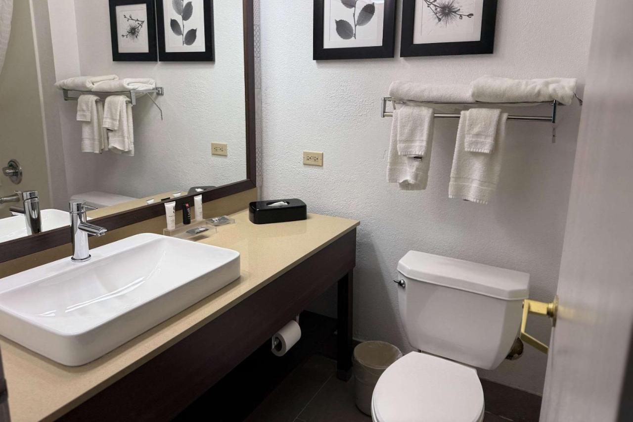 Country Inn & Suites by Radisson, Elgin, IL