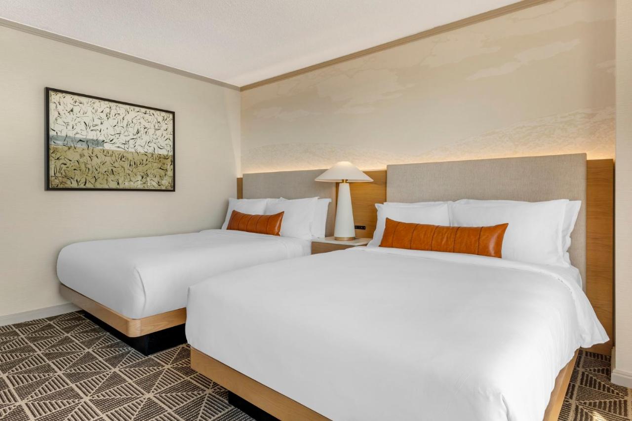 Deluxe Double Room with Two Double Beds at Omni Las Colinas Hotel