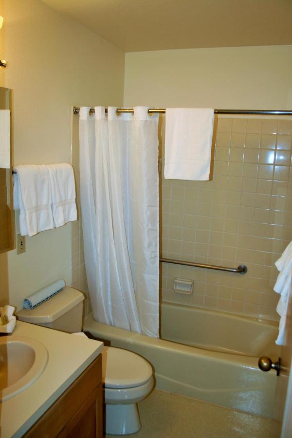 Two-Bedroom Apartment with Partial Ocean View at The Waves