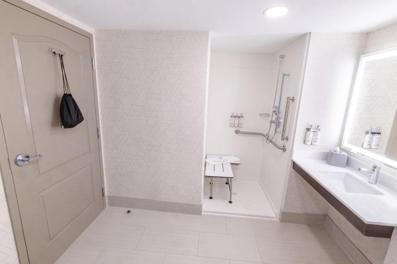 King Room - Hearing Accessible - Roll-in Shower at Holiday Inn Express Hotel of Neptune by IHG