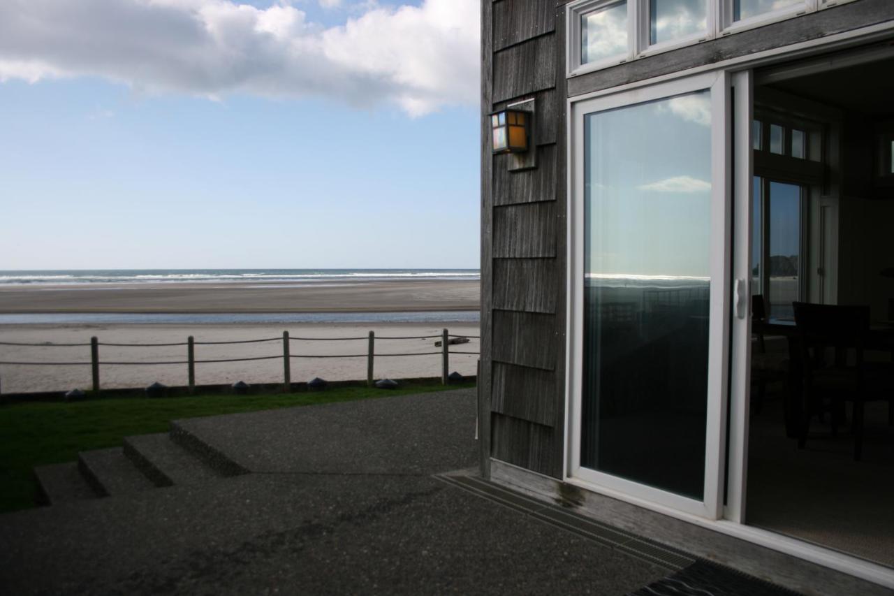 Flagship - Ocean Front One Bedroom Suite at The Waves