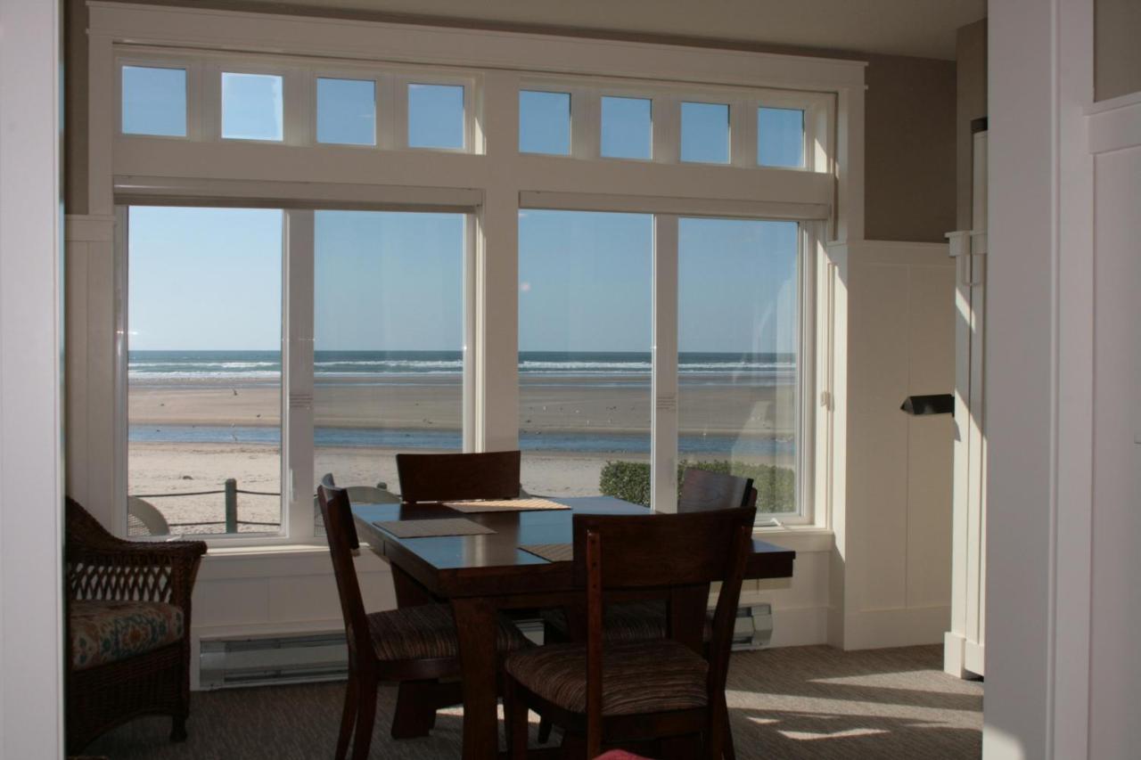 Flagship - Ocean Front One Bedroom Suite at The Waves