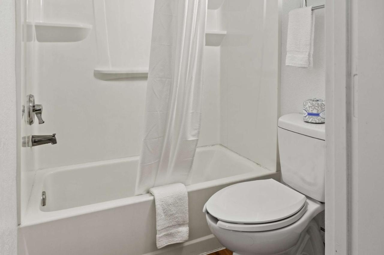 | Motel 6-San Luis Obispo, CA - South