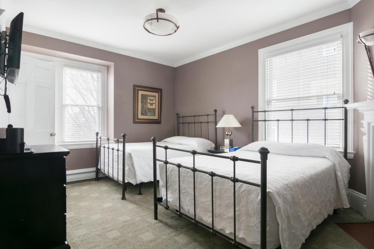 | Longwood Inn