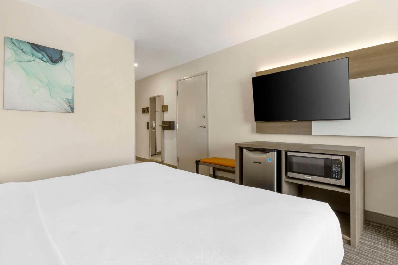  | Comfort Suites At Tucson Mall