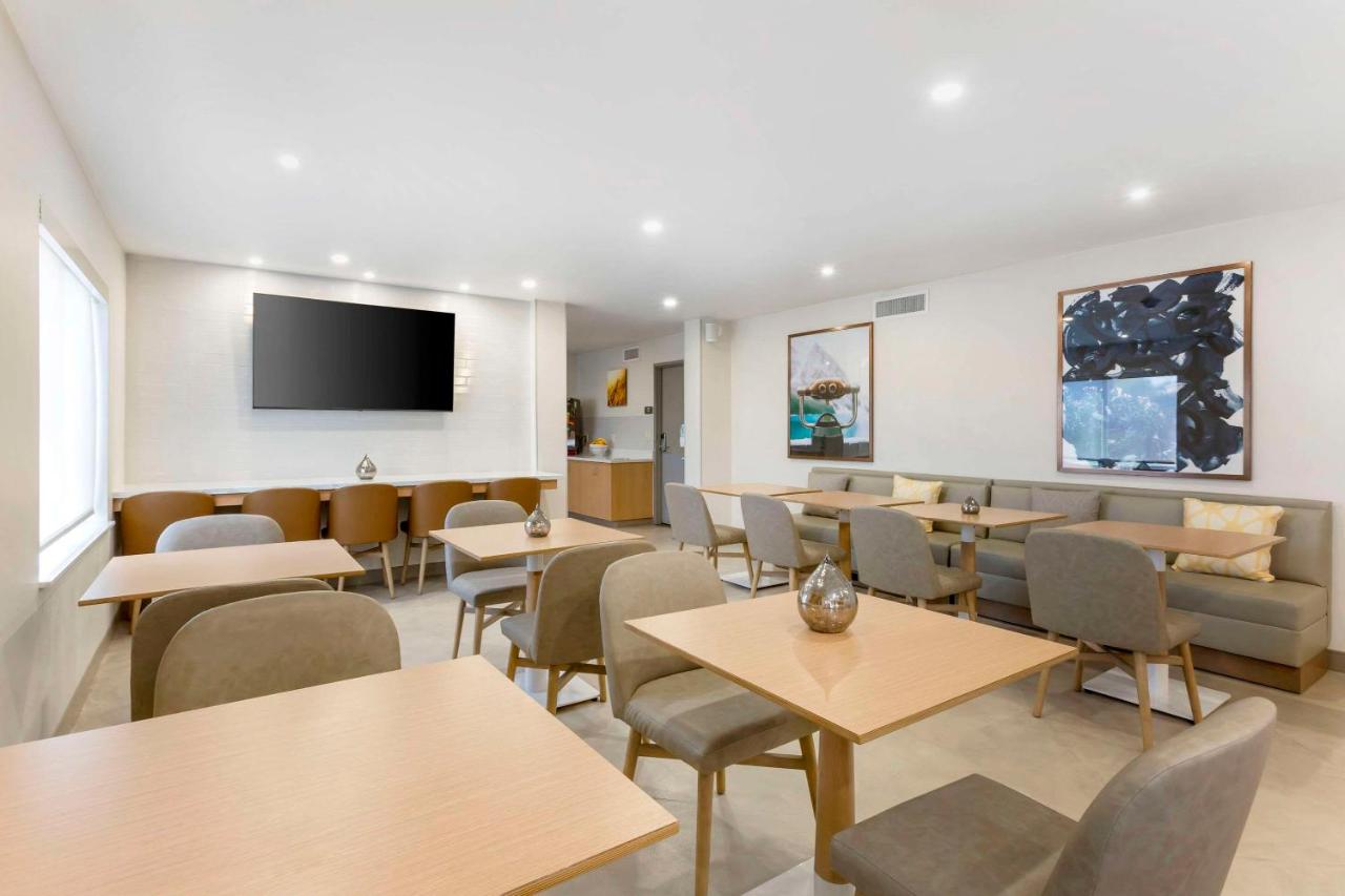  | Comfort Suites At Tucson Mall
