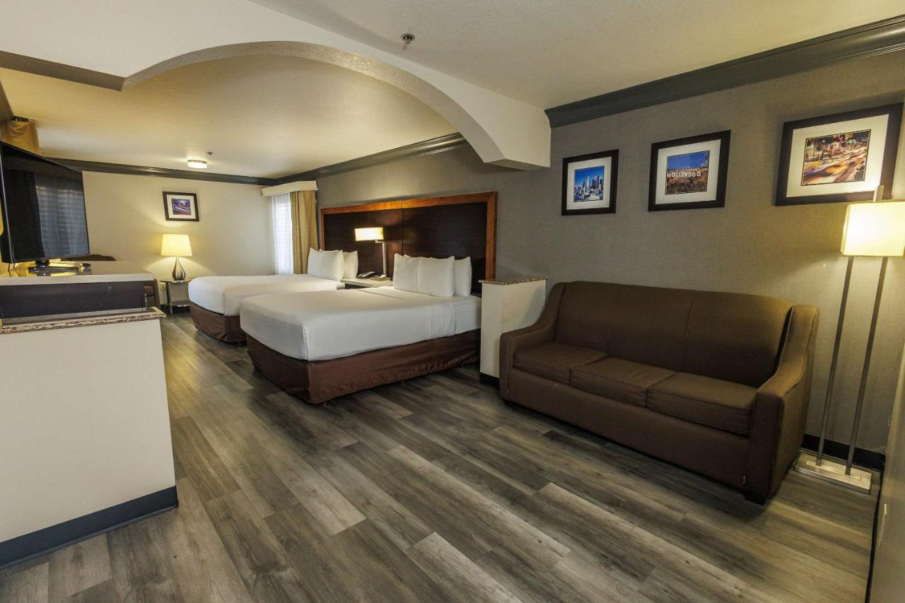 Queen Suite with Two Queen Beds - Non-Smoking at Comfort Inn & Suites Near Universal - N. Hollywood - Burbank