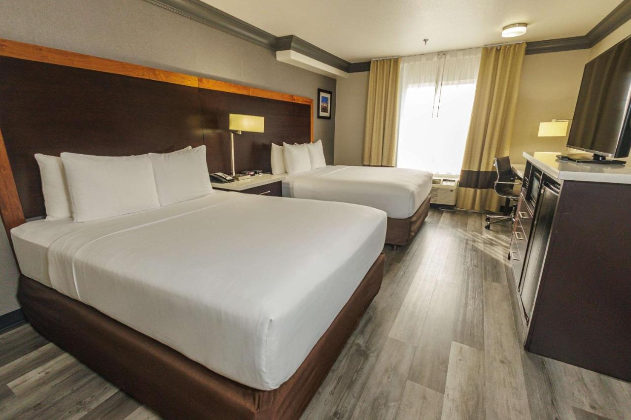 Family Suite - Non-Smoking at Comfort Inn & Suites Near Universal - N. Hollywood - Burbank