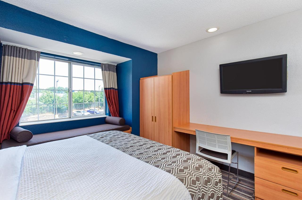 Queen Room with Two Queen Beds - Non-Smoking at Microtel Inn & Suites by Wyndham Cordova Memphis I-40 East