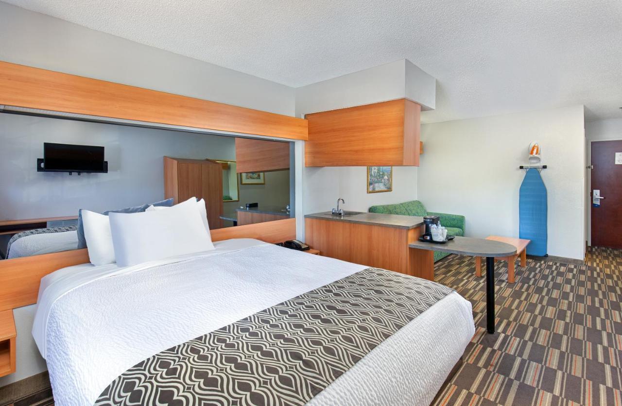 Queen Suite - Non-Smoking at Microtel Inn & Suites by Wyndham Cordova Memphis I-40 East