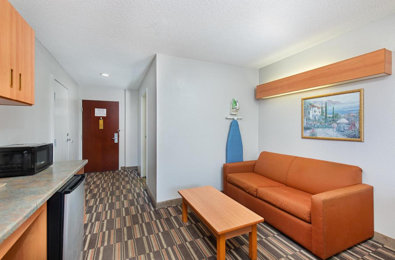 Superior Queen Room - Disability Access/Non-Smoking at Microtel Inn & Suites by Wyndham Cordova Memphis I-40 East