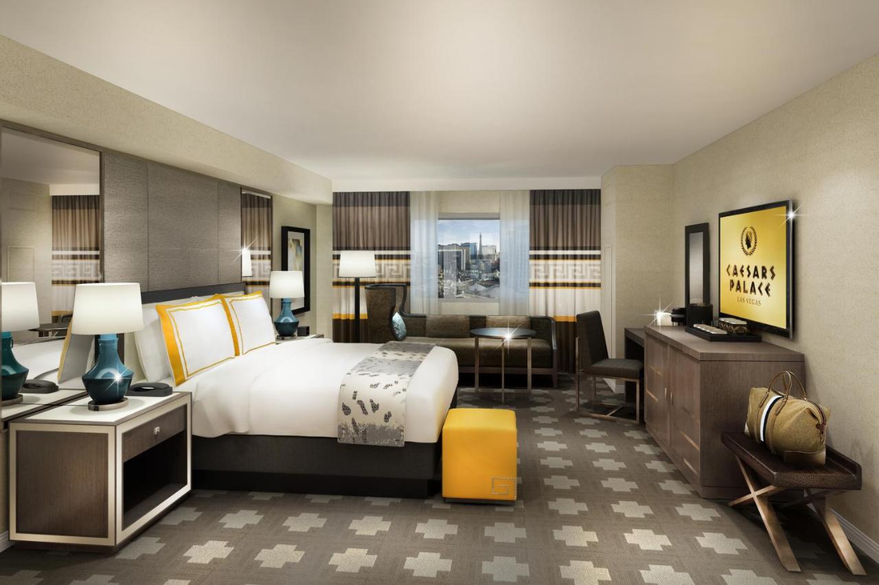 Julius Deluxe Room, 1 King Bed at Caesars Palace
