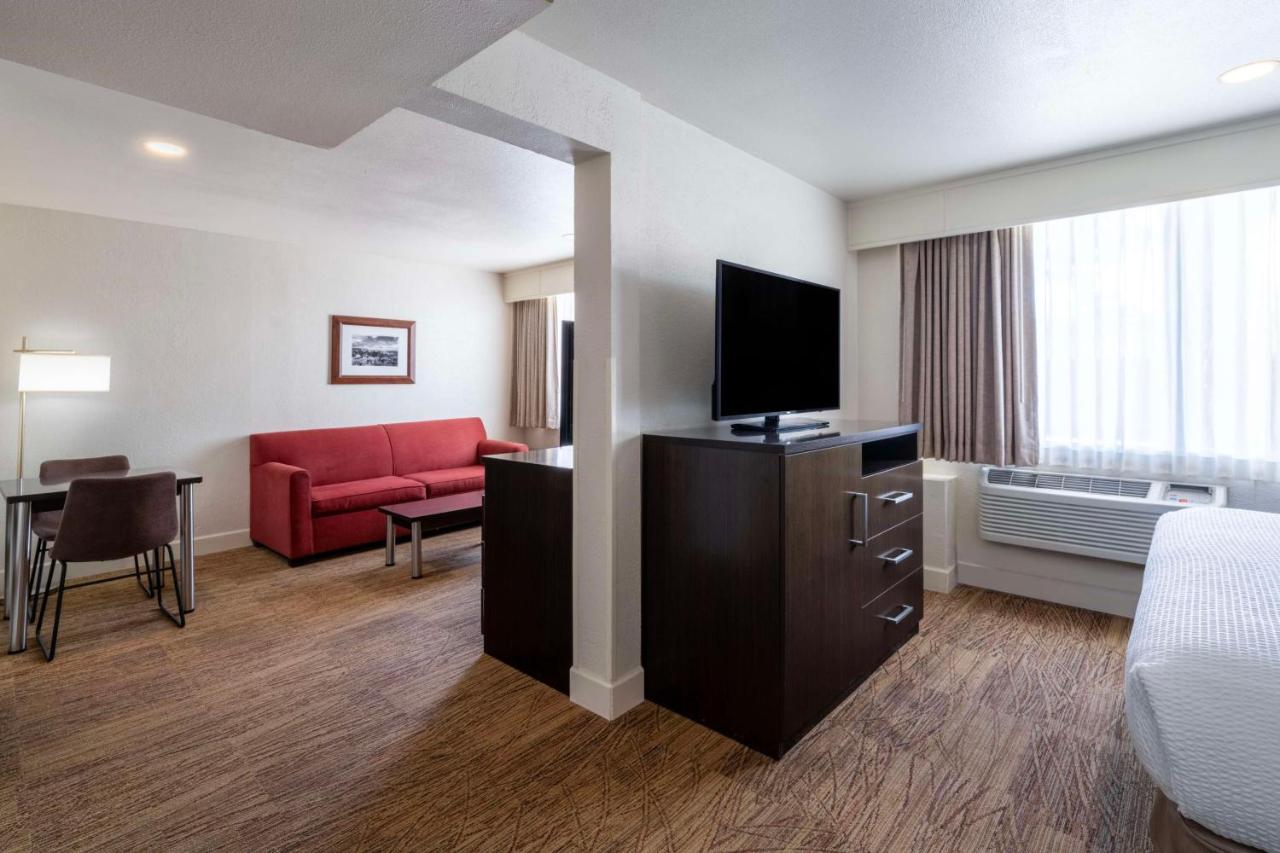 King Suite - Disability Access at Best Western Pony Soldier Inn & Suites