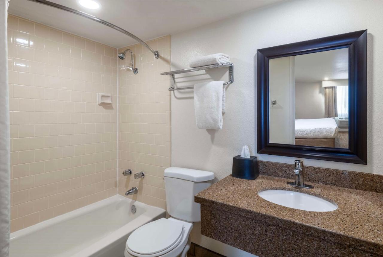 King Room - Non-Smoking at Best Western Pony Soldier Inn & Suites